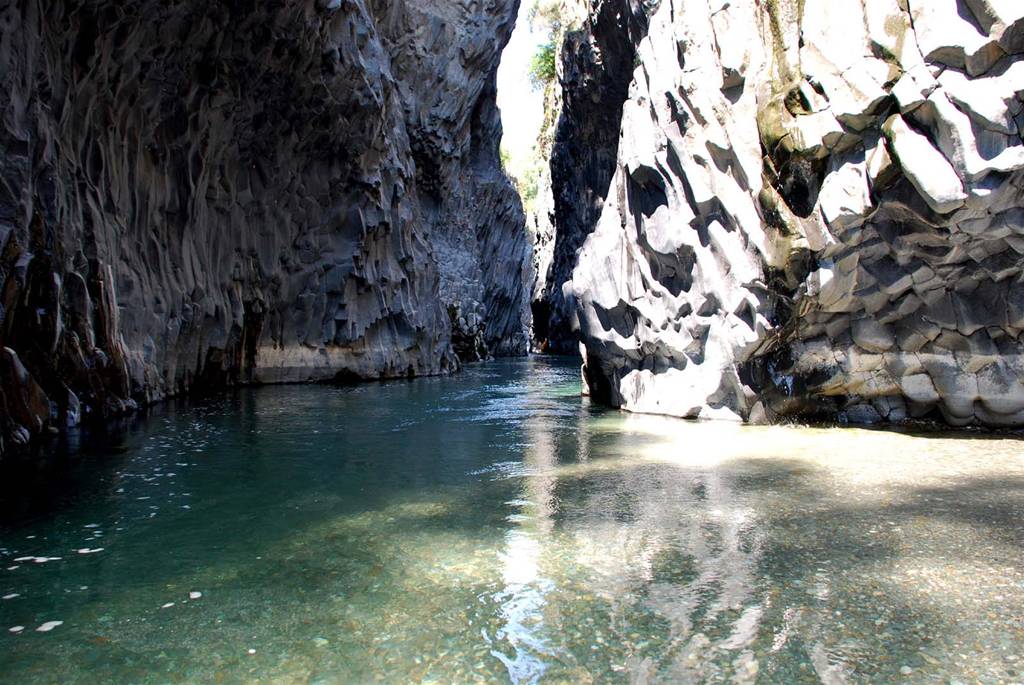 Gole dell’Alcantara: natura spettacolare in Sicilia